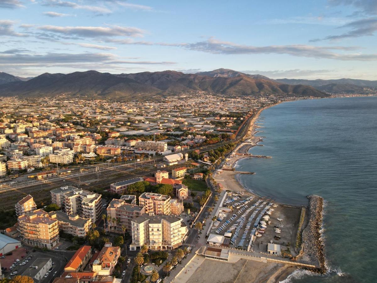 Xxv Aprile Casa Per Ferie * Albenga