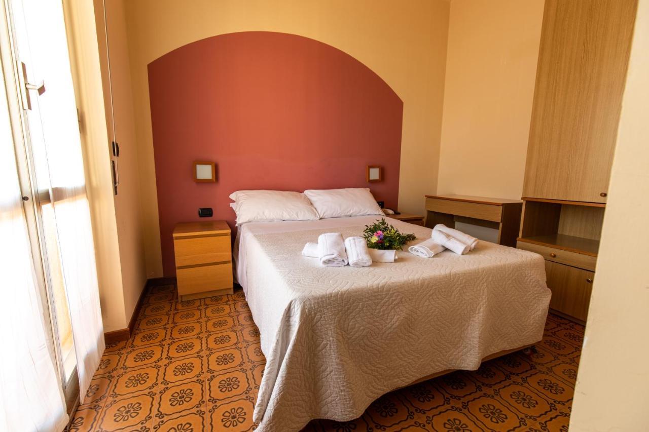Hotel Xxv Aprile Casa Per Ferie *