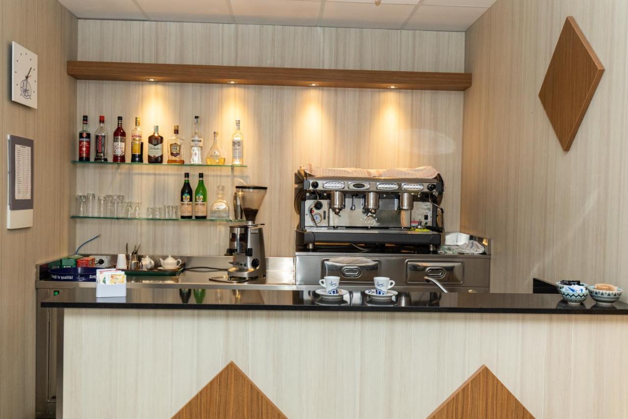 Xxv Aprile Casa Per Ferie Hotel *
